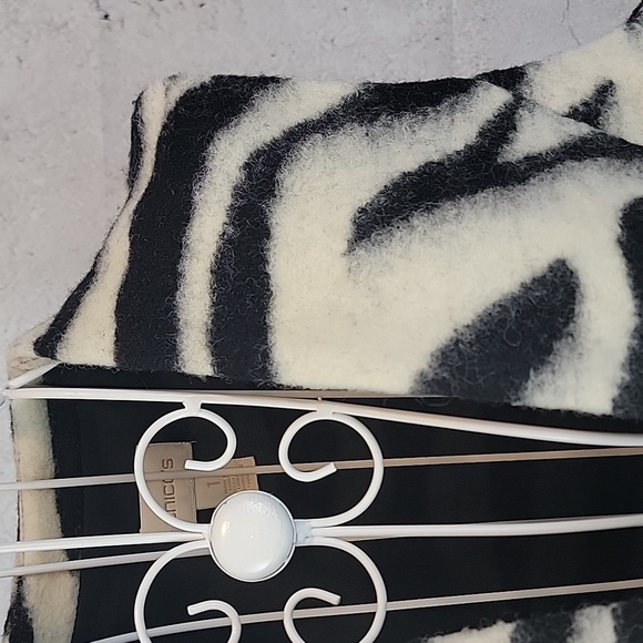 Chico's Zebra Print Open Front Vest Womens Size M ( Chicos Size 1) - Picture 4 of 10